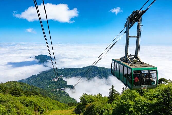3-Day Huangshan Heritage Escape: Iconic Peaks, Cloud Views & Ancient Hui Villages