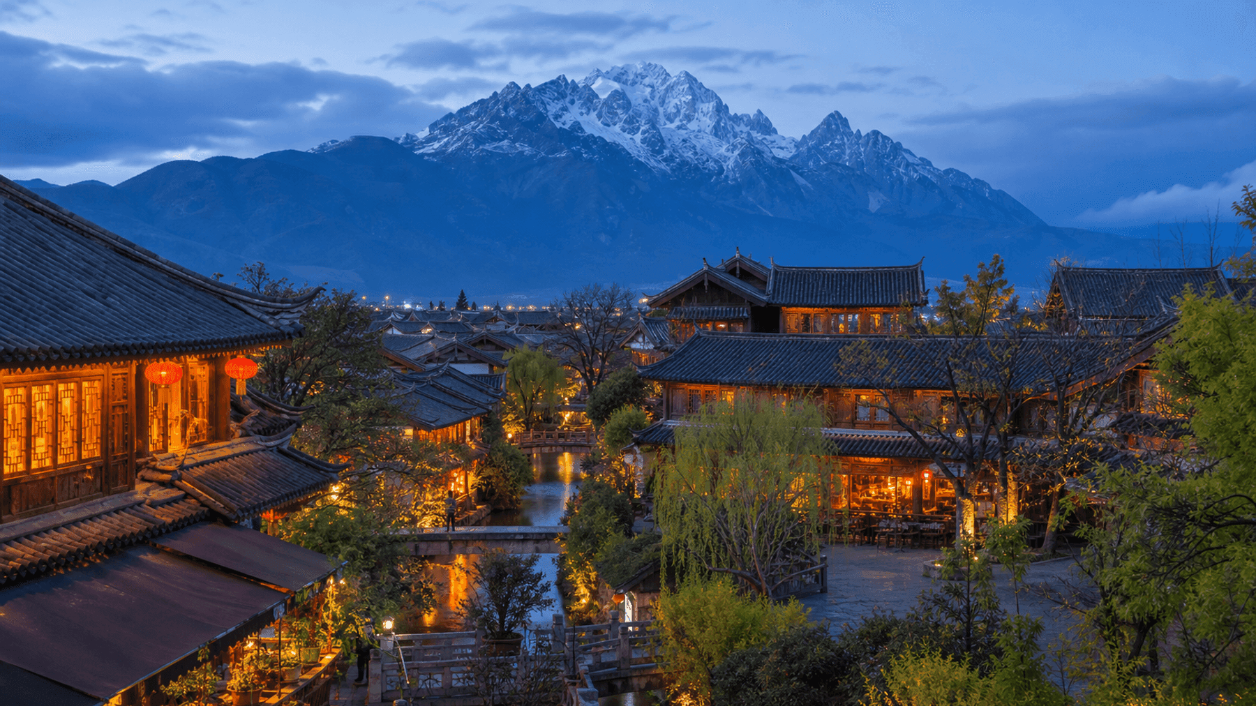 Waterfall & Alpine Hot Spring Retreat in Munigou Valley: A Hidden Sichuan Wellness Escape