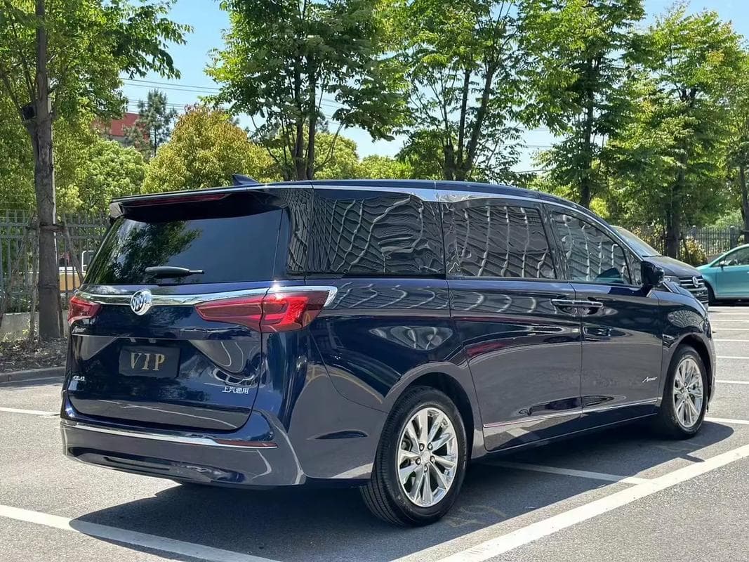 Premium MPV exterior reference image