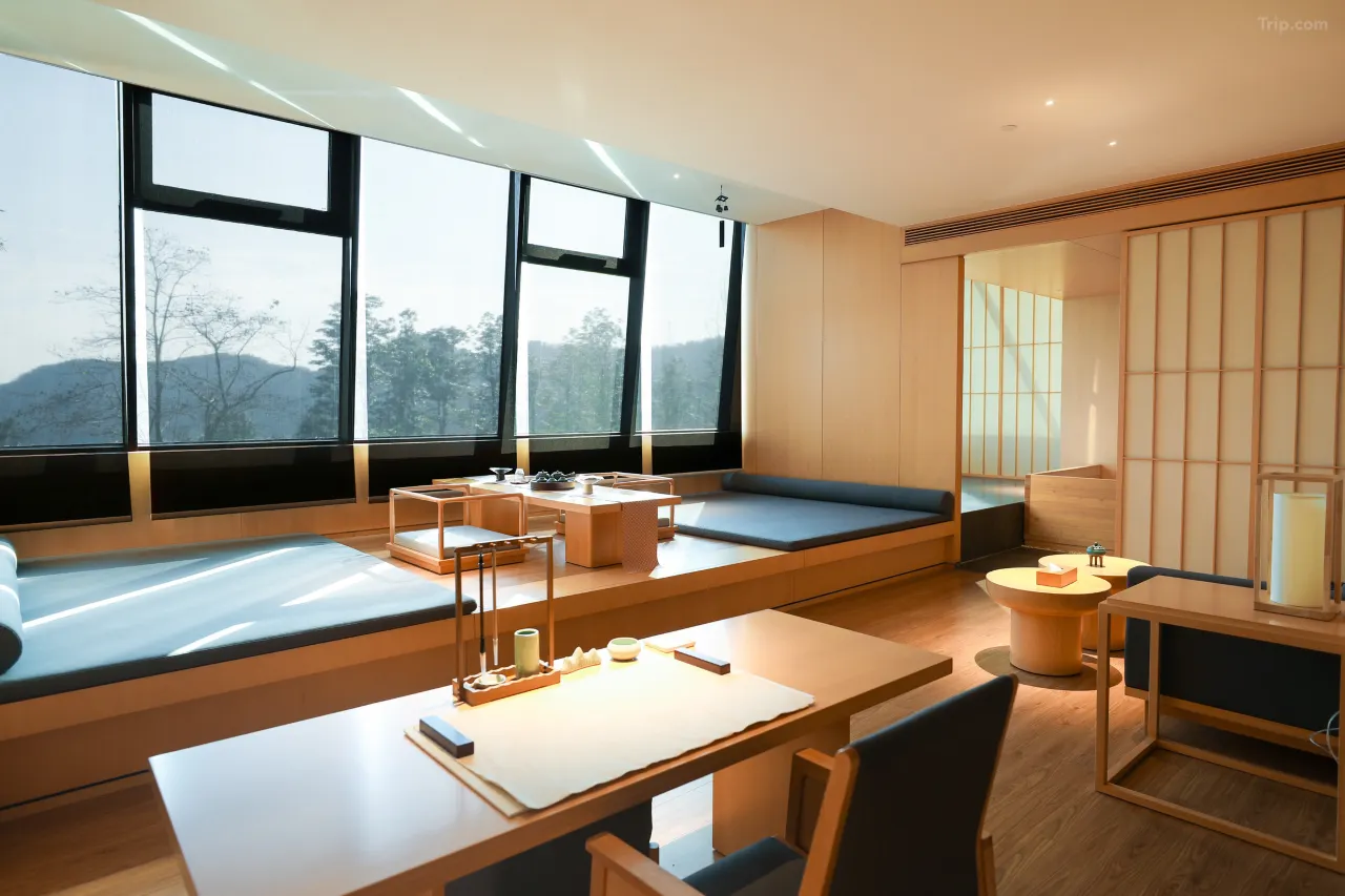 Shiyue Forest Hotel