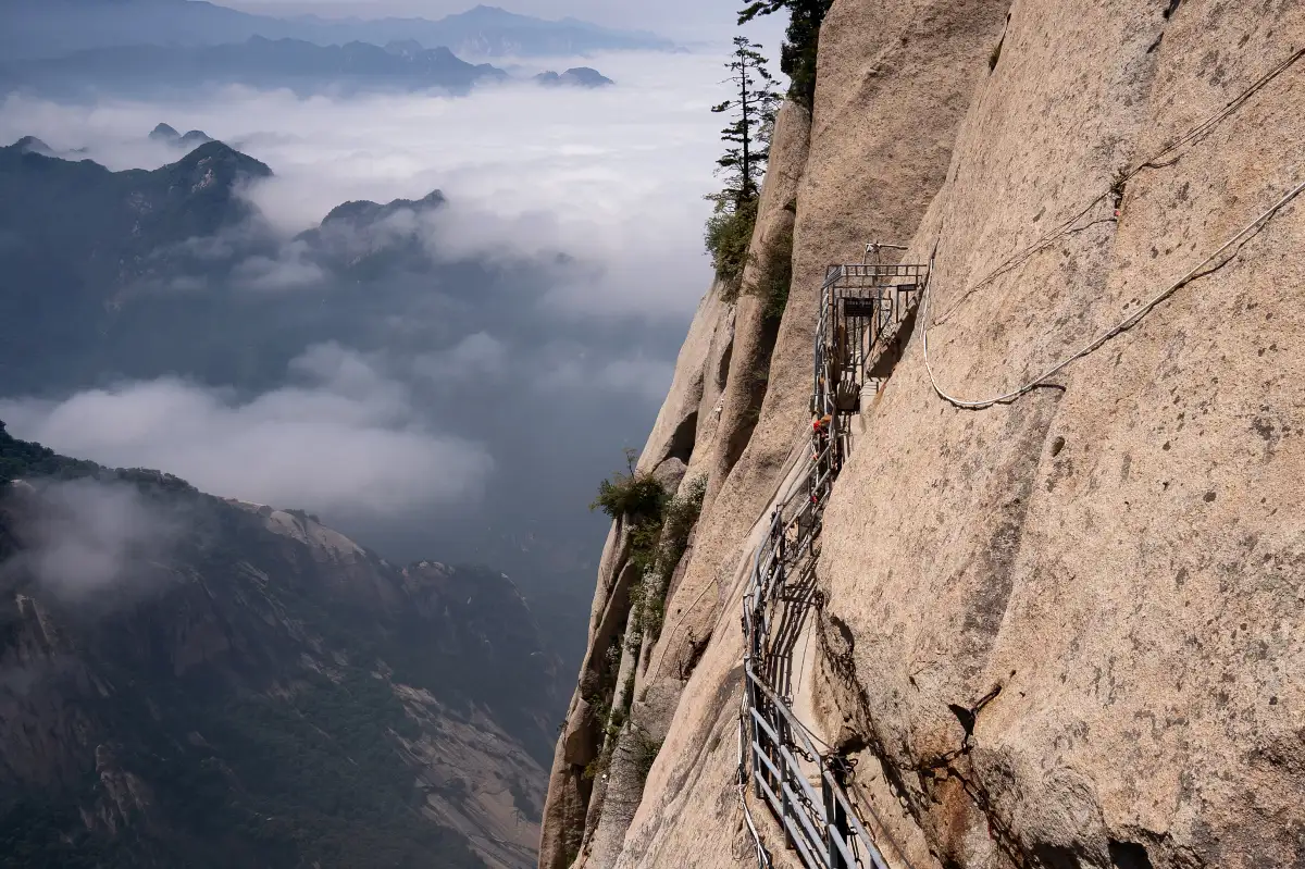 Mount Hua Plank Walk in the Air 1