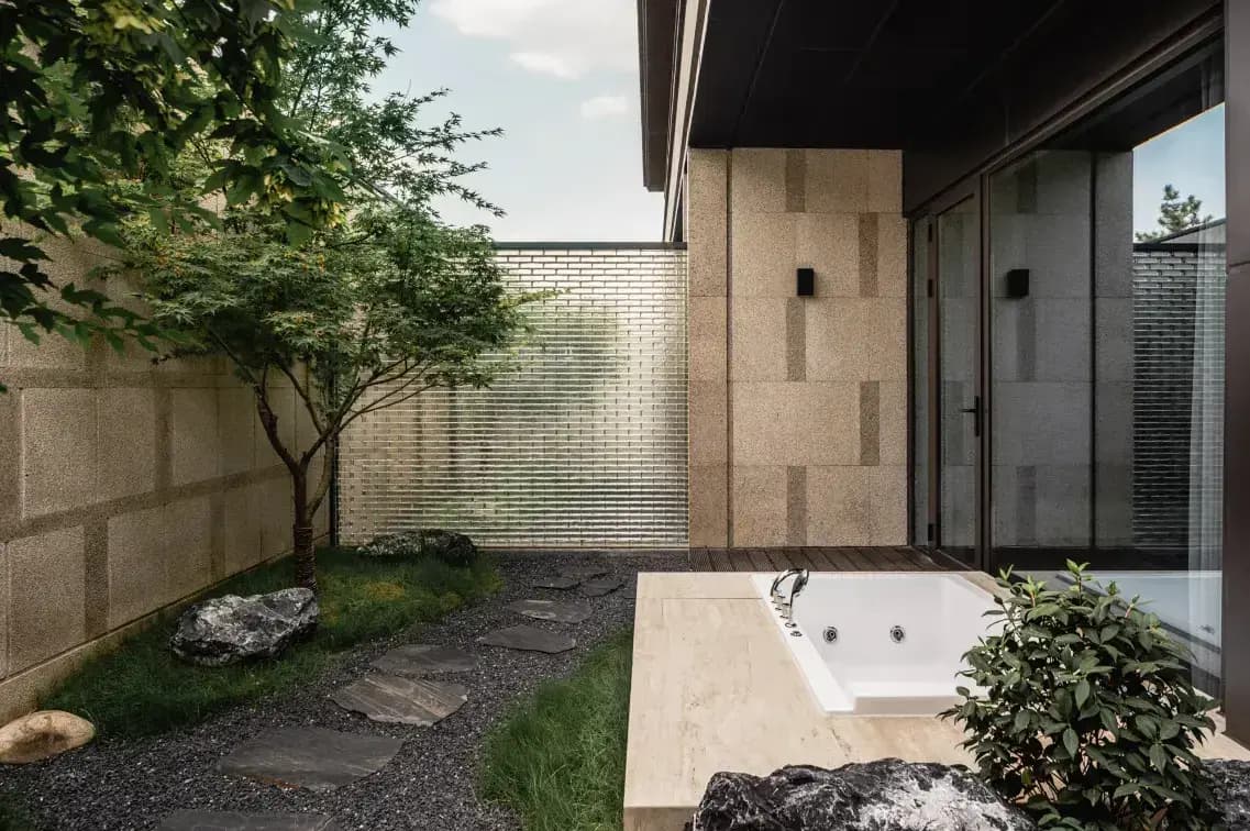 Younch Hotel (Xi'an City Wall)1