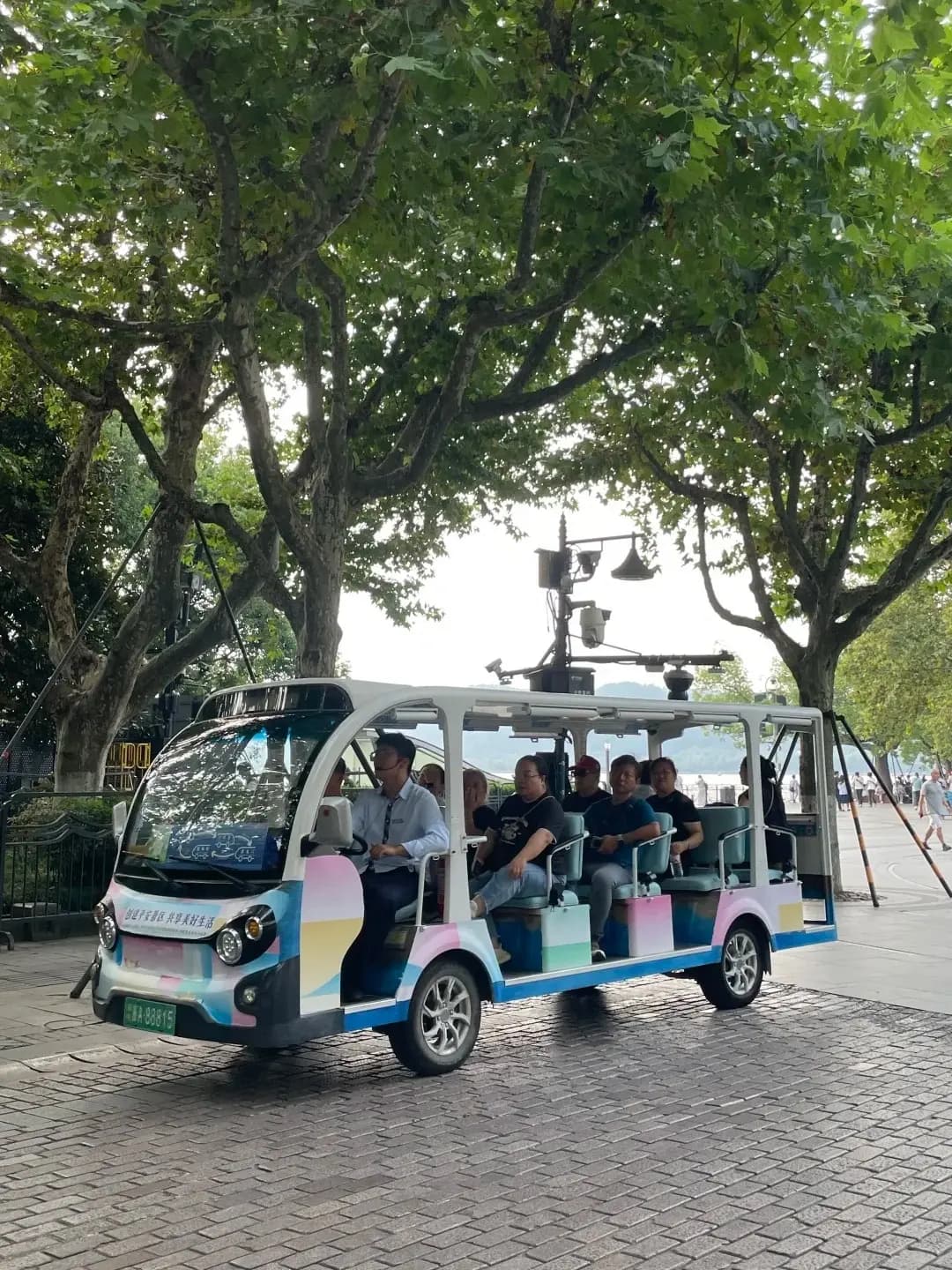 West Lake Sightseeing Trolley (1)