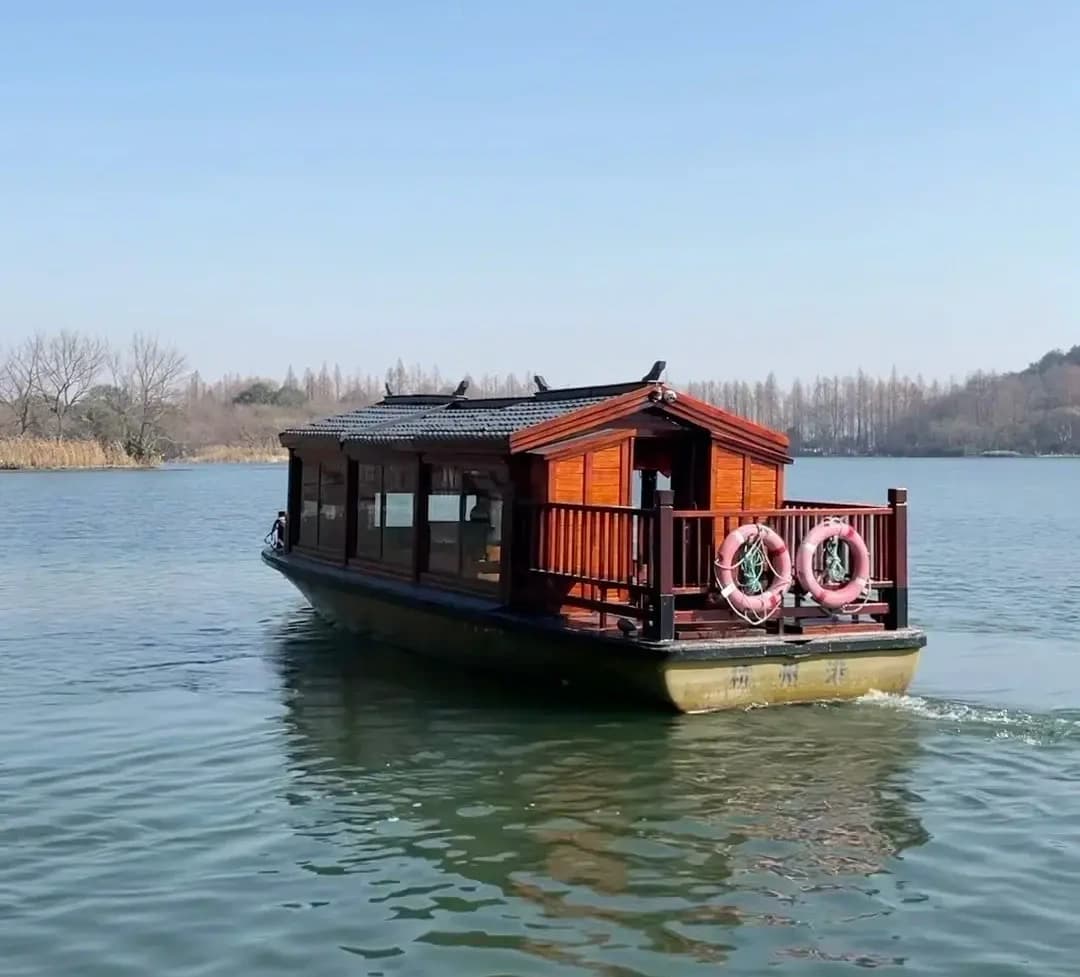 West Lake Public Bus Boat (1)