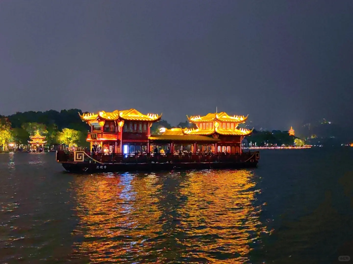 West Lake Night Boat (1)