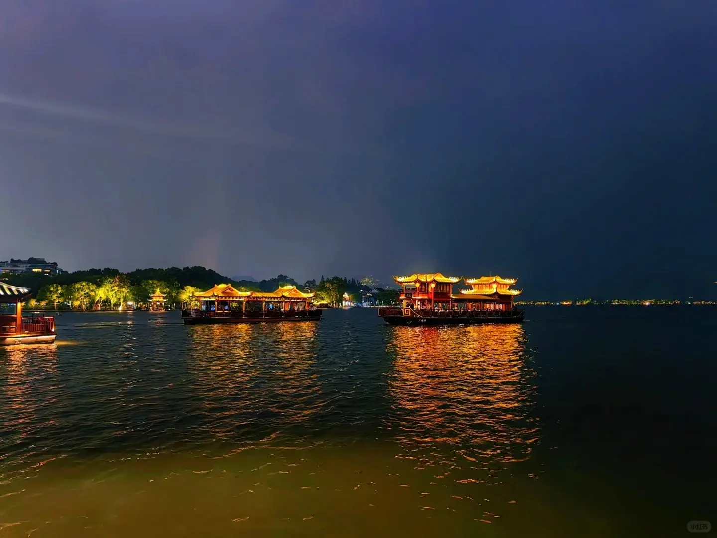 West Lake Night Boat (2)