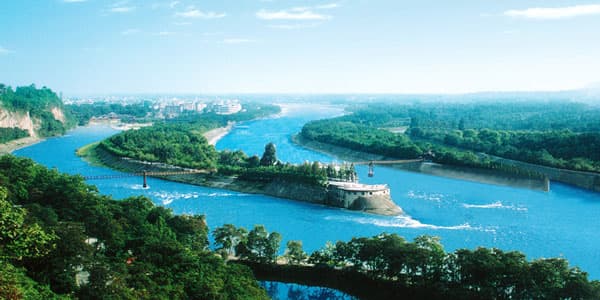 1-Day Dujiangyan Irrigation System & Qingcheng Mountain Cultural Tour