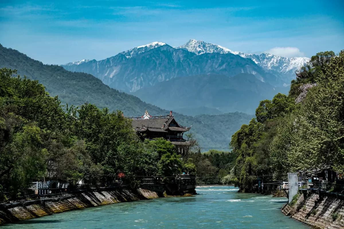 Chengdu & Sichuan Heritage 5-Day Journey: Pandas, Ancient Civilizations & Sacred Mountains