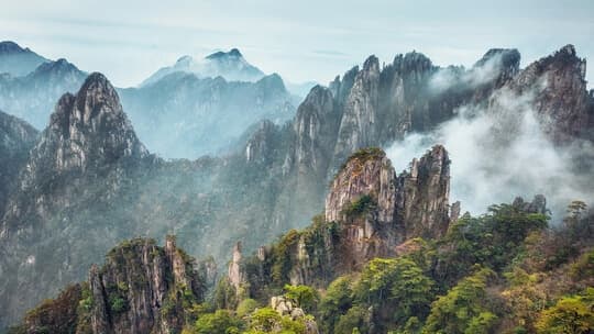 3-Day Huangshan Heritage Escape: Iconic Peaks, Cloud Views & Ancient Hui Villages