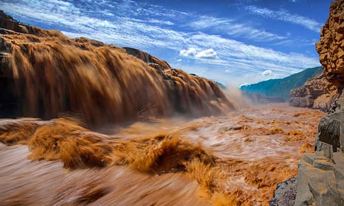 4 Days Xi’an Tour: Discover Hukou Waterfall & Northern Shaanxi Unspoiled Landscapes