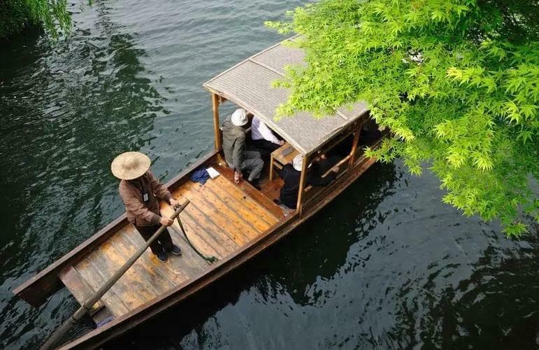Private Rowboat Cruise Upgrade