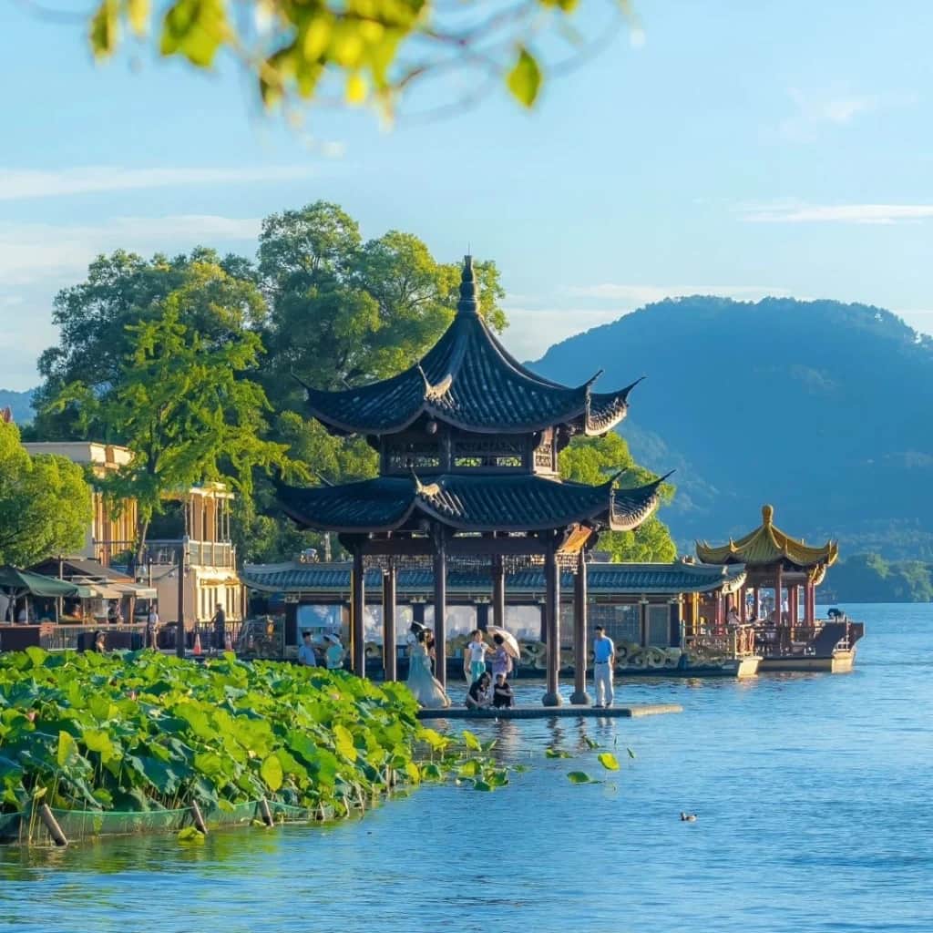 1-Day Hangzhou Private Tour from Shanghai: West Lake, Tea Village & Jiangnan Culture