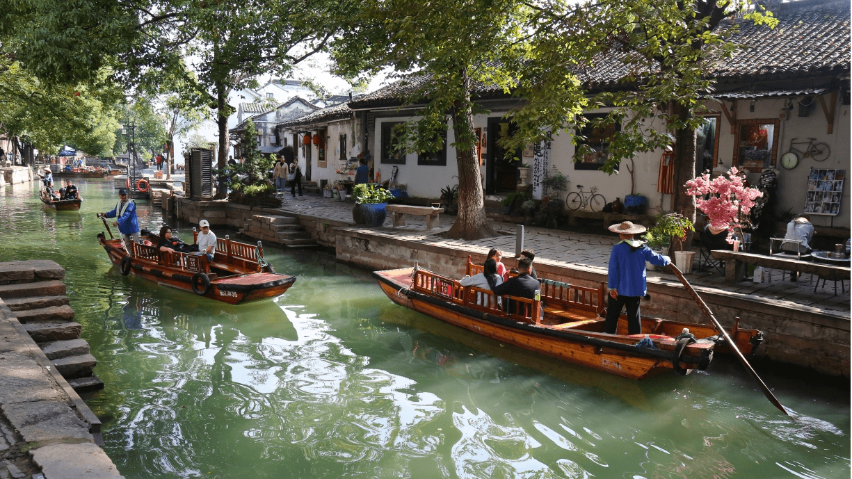 Private Hand-Rowed Boat on Pingjiang River