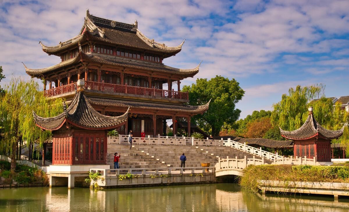 2-Day Suzhou & Nanjing Heritage Tour: Gardens, Canals & Imperial Stories