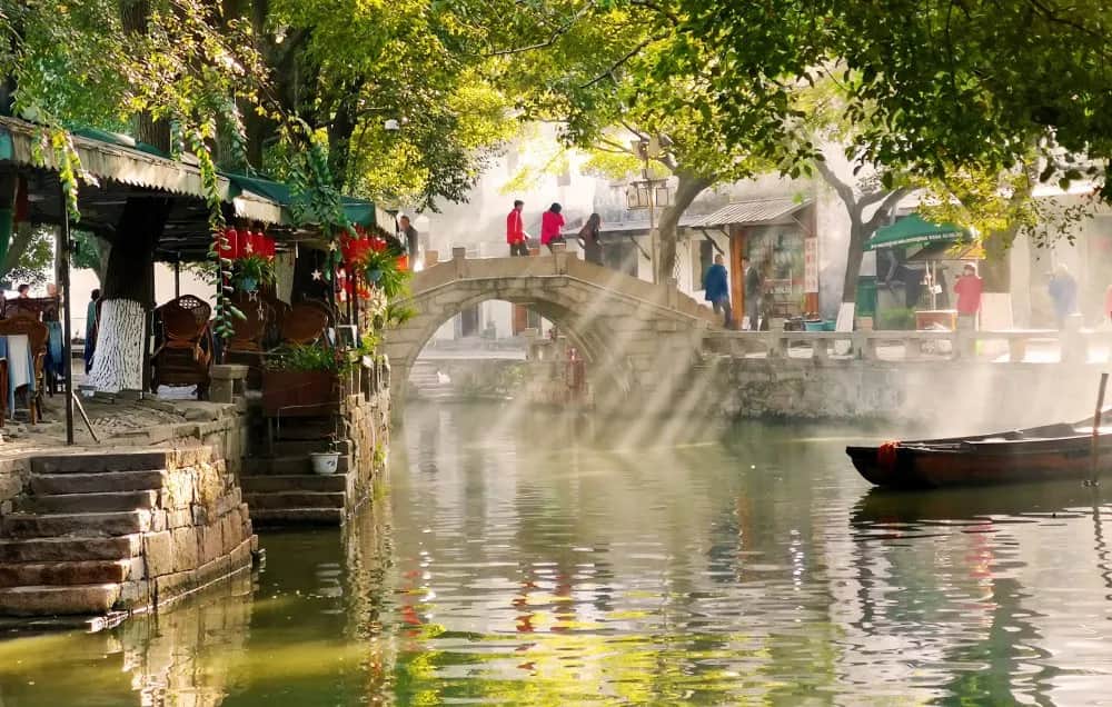 Private Tongli Water Town Tour from Suzhou: Guided Walks, Boat Ride & Cultural Insights