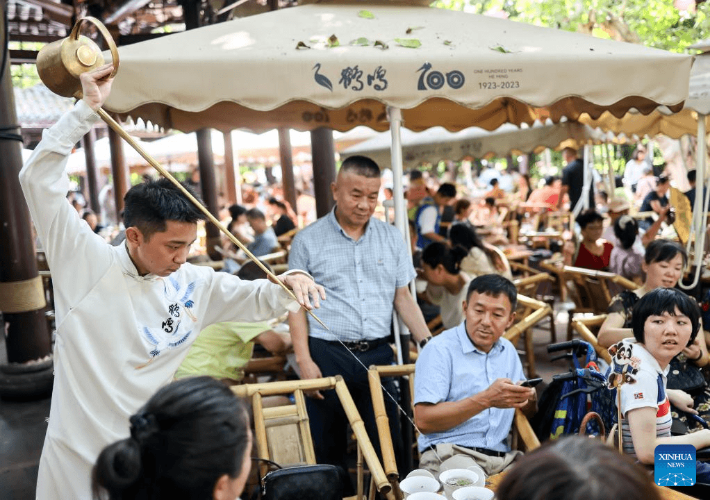 Traditional Chengdu Teahouse Experience