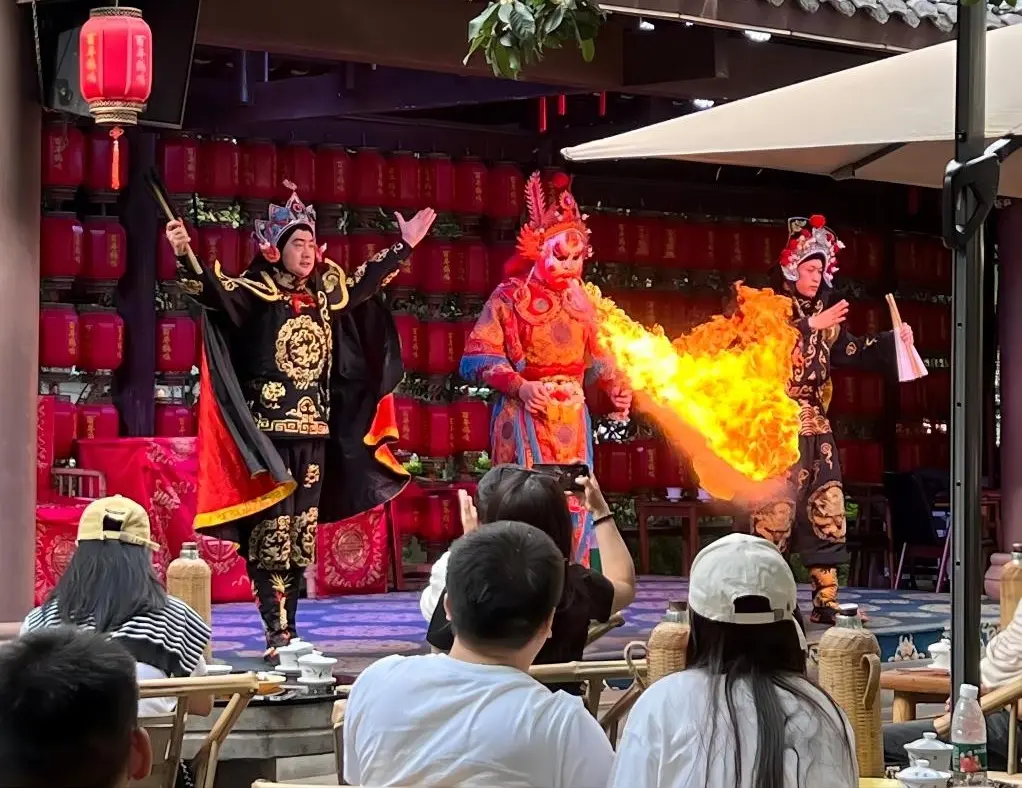 Luzu Temple Cultural Tea Theatre