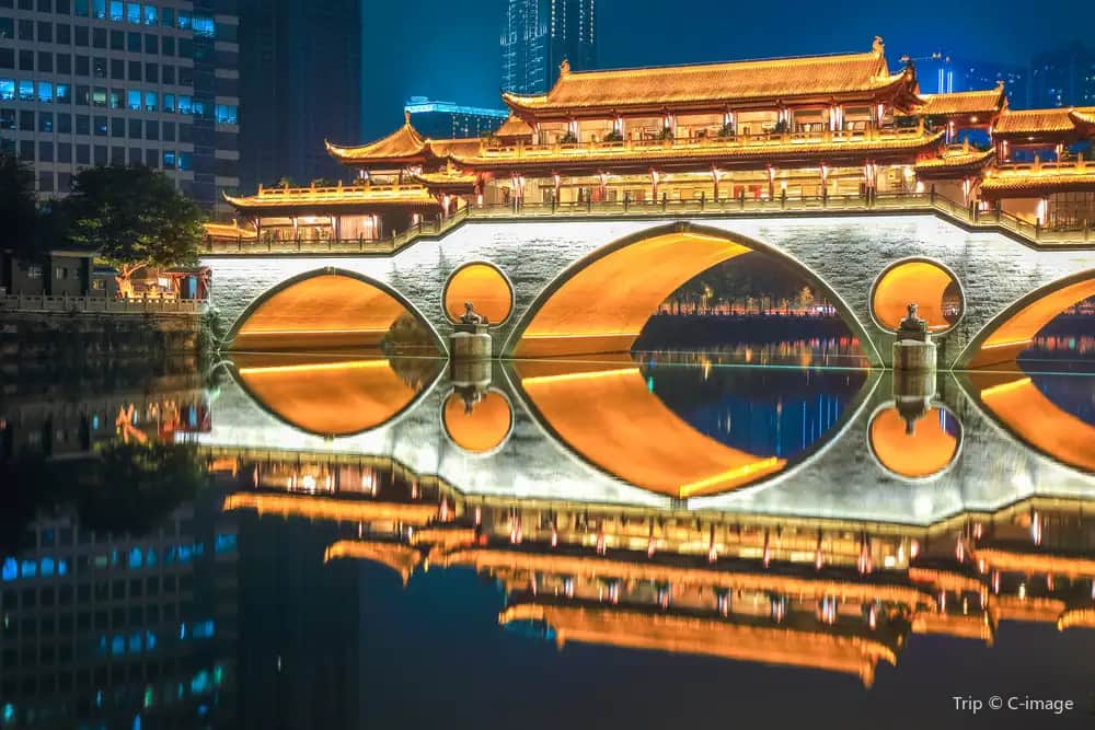1-Day Chengdu Heritage Journey: Sanxingdui, Wenshu Monastery & Anshun Bridge