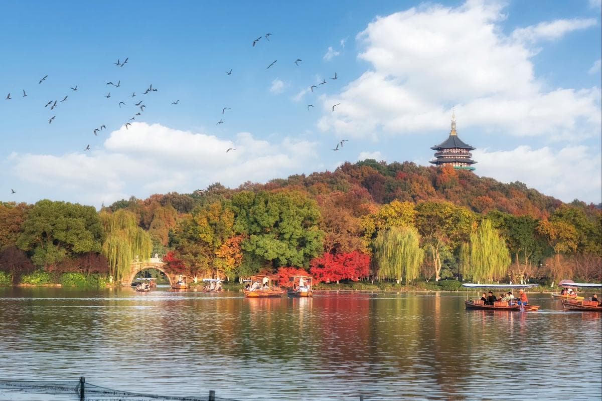 Bustling Hubin Lakeside Stretch