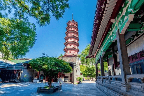 Six Banyan Trees Temple & Flower Pagoda