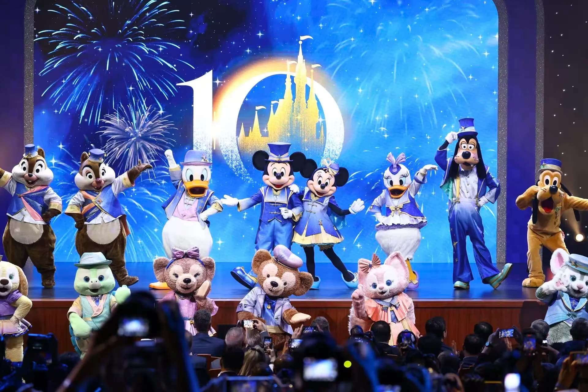 2-Day Shanghai Family Vacation Package with Disneyland Park