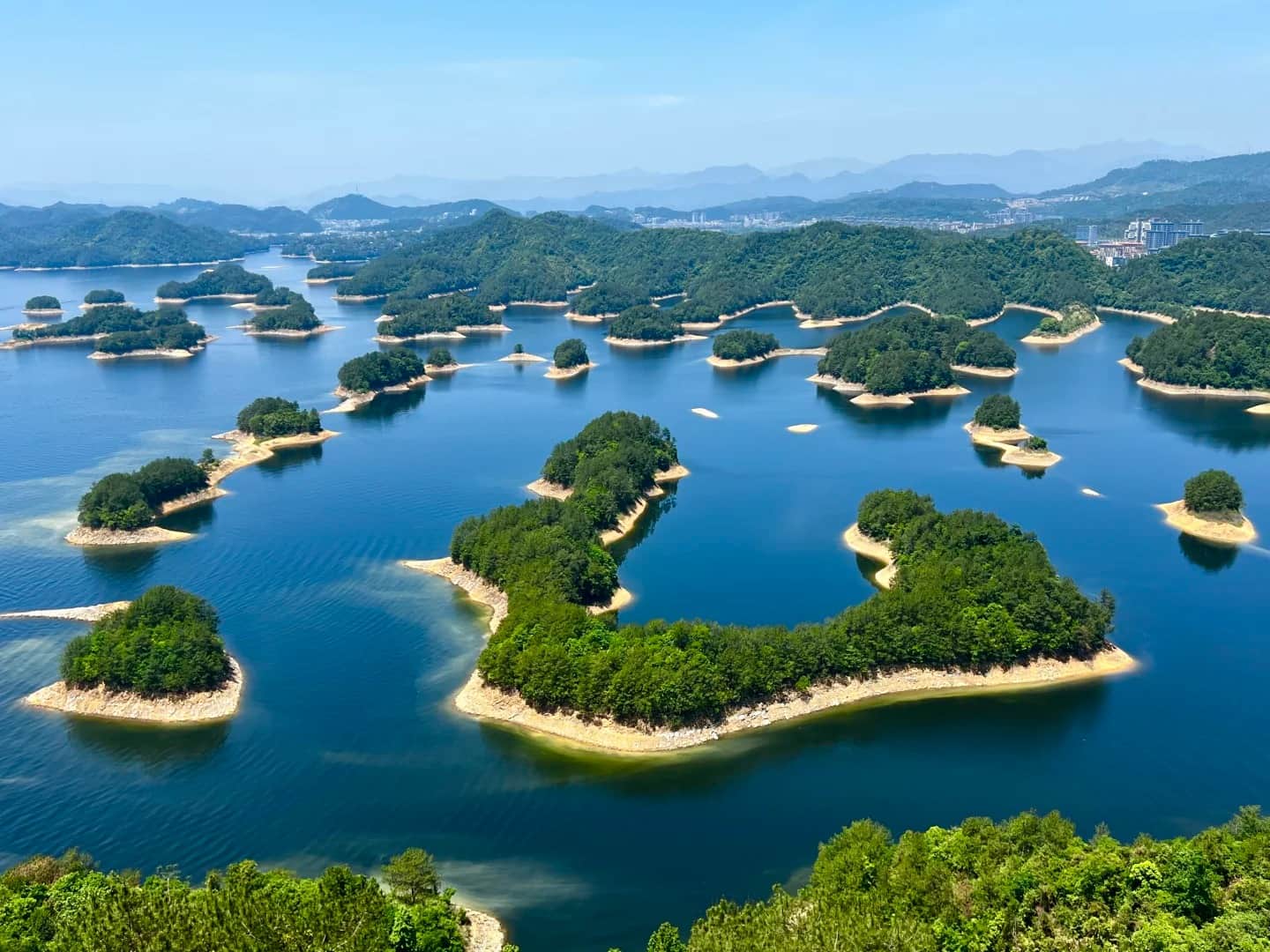 6-Day Huangshan, Hangzhou & Qiandao Lake Scenic Journey: Mountains, Lakes & Jiangnan Cultu