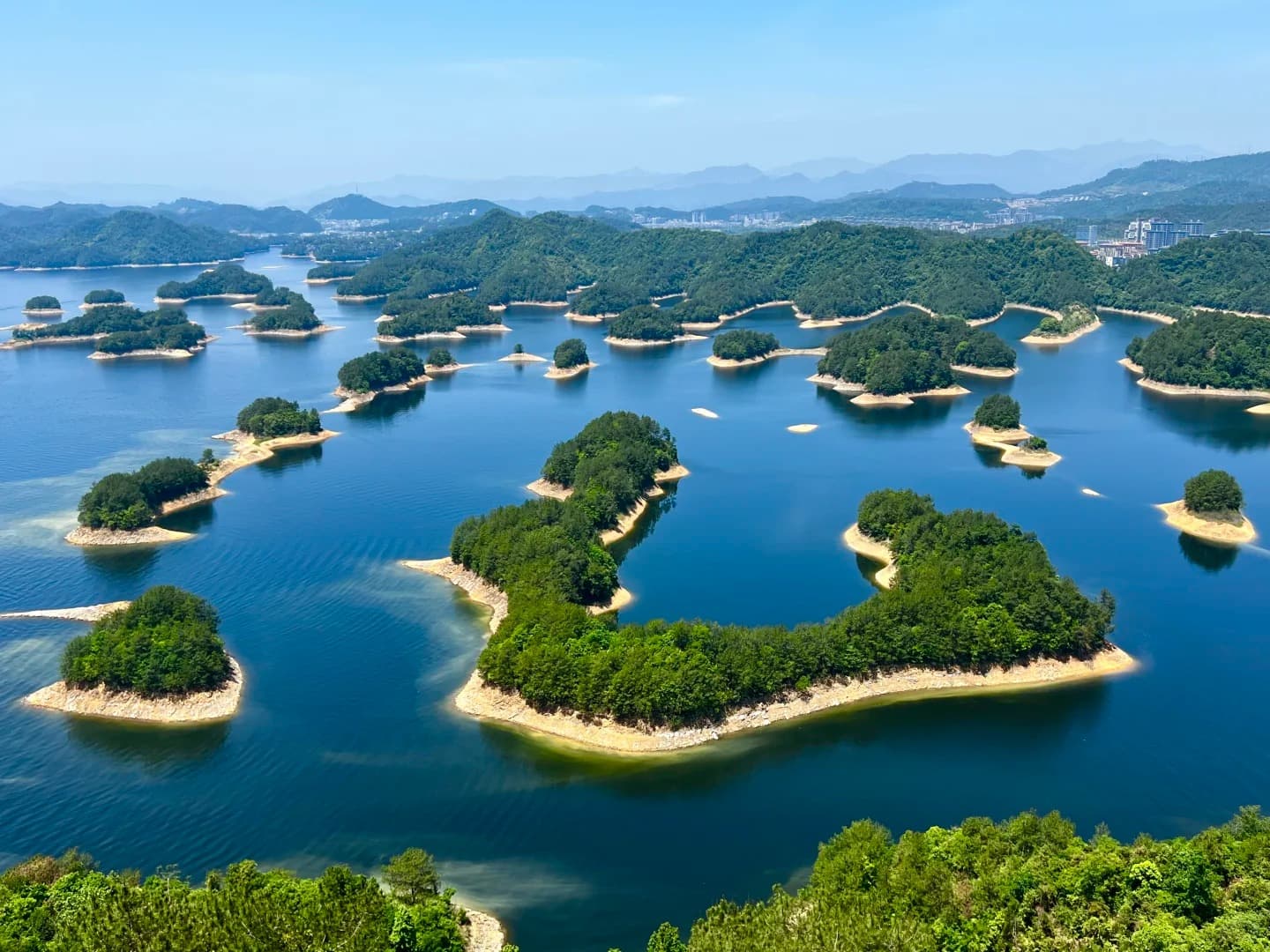 6-Day Huangshan, Hangzhou & Qiandao Lake Scenic Journey: Mountains, Lakes & Jiangnan Cultu