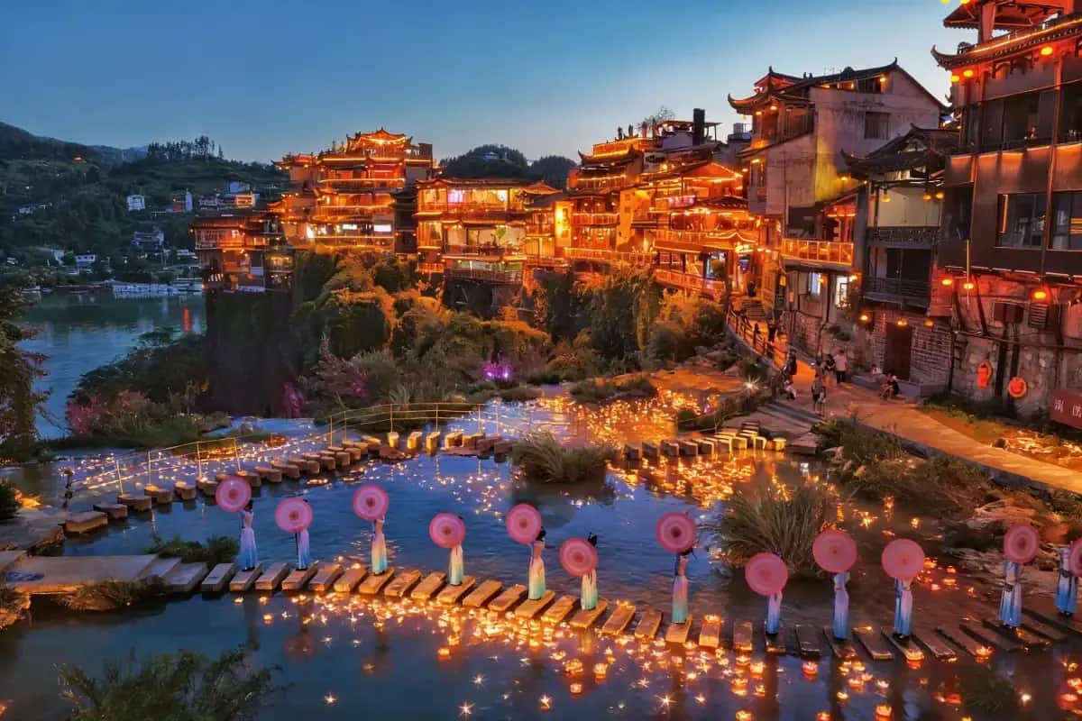1-Day Zhangjiajie: Red Stone Forest & Furong Town by Boat