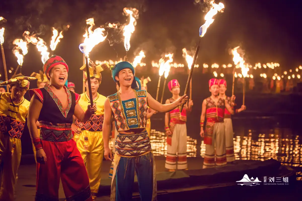 A River-Filled Private Day Tour That Turns into an Unforgettable Guilin Night