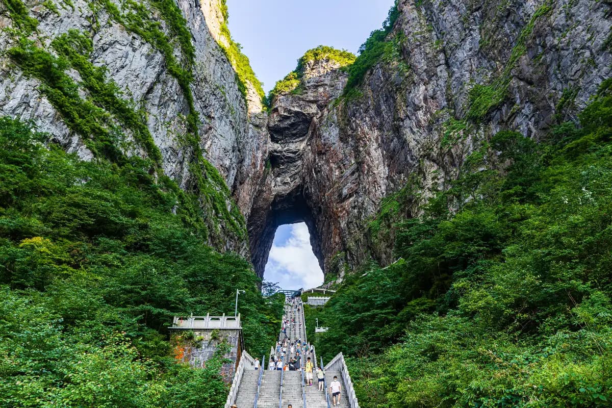 1-Day Zhangjiajie: Tianmen Cableway, Glass Walkway & Heaven's Gate