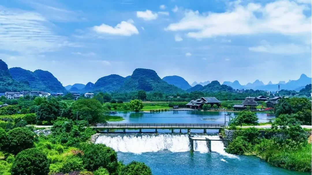 Chase Karst Peaks, Follow the Li River | 2-Day Guilin Yangshuo Tour
