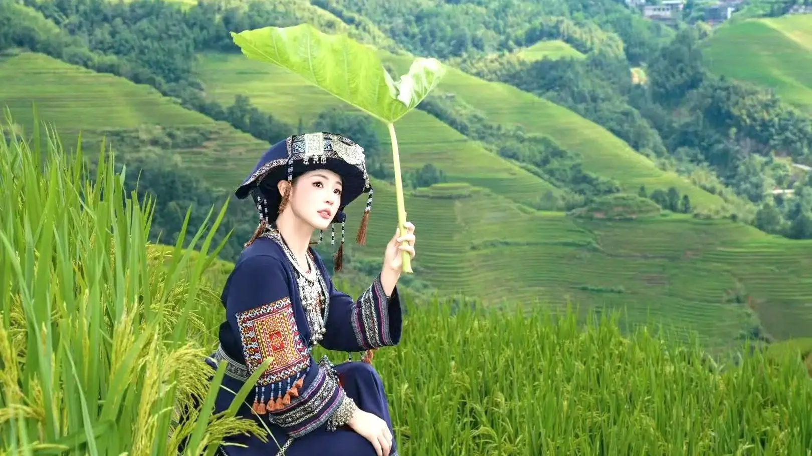 A Two-Day Guilin Private Tour from Longji Rice Terraces to Yangshuo’s Karst Country