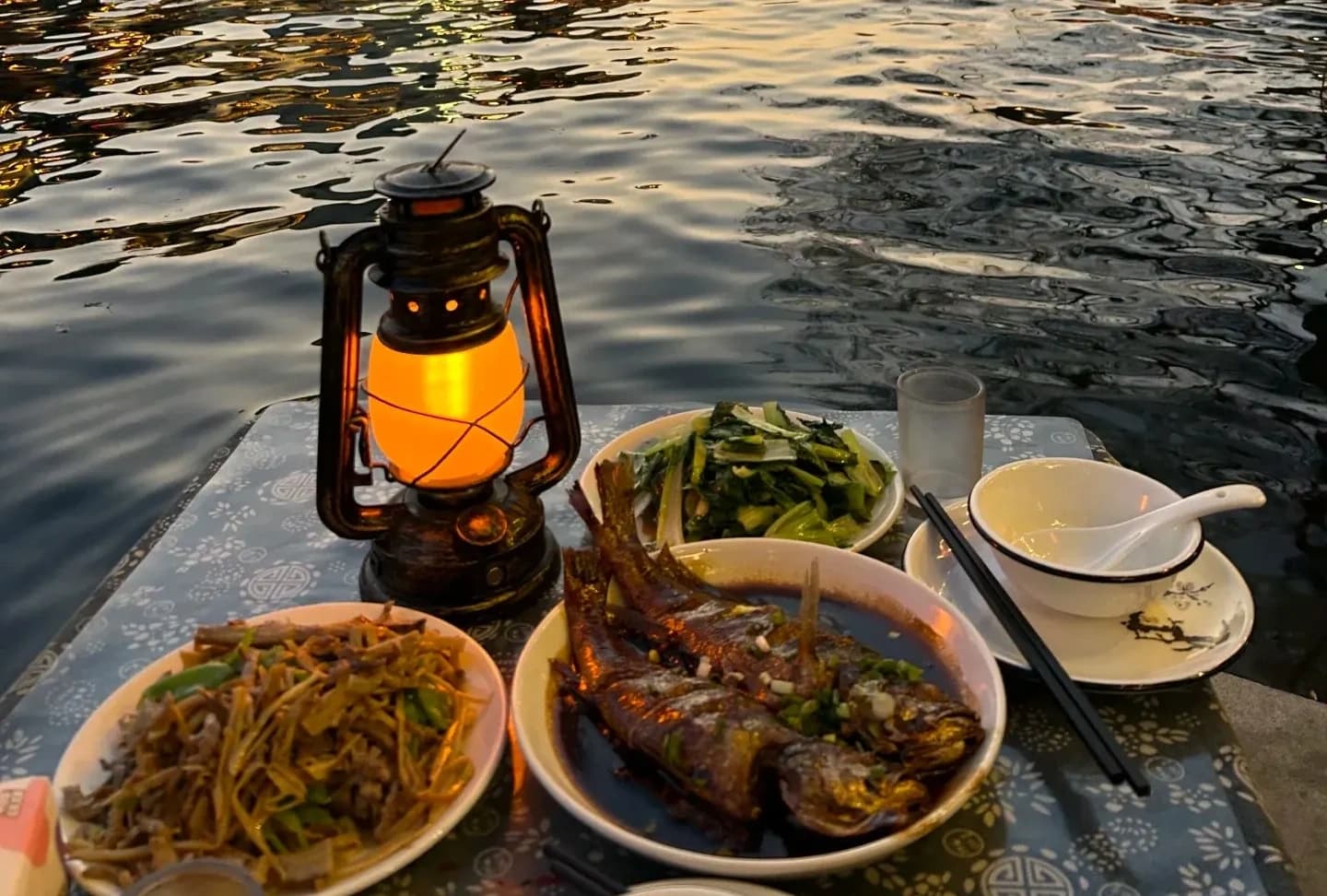 Enjoy a Scenic Meal Along Nanxun’s Historic Waterways