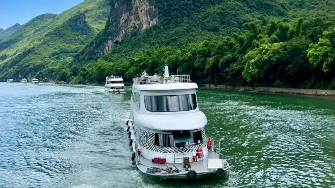Guilin Day Tour Featuring Li River Cruise & the Soul of Yangshuo