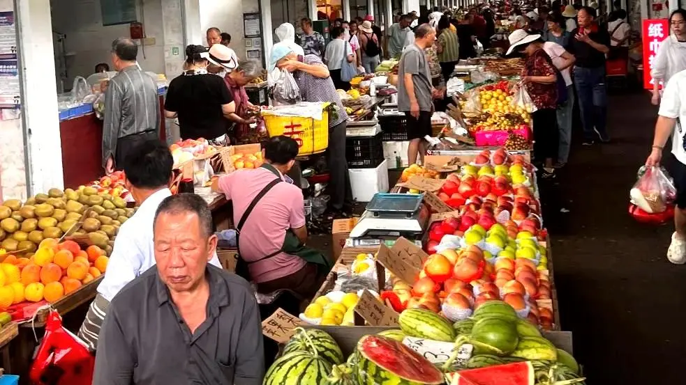 Explore Guilin’s Morning Market