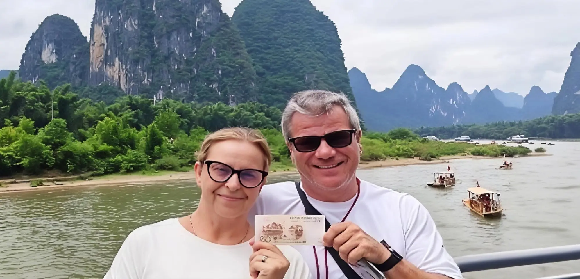 Recreate the 20 RMB View: Snap Your Shot