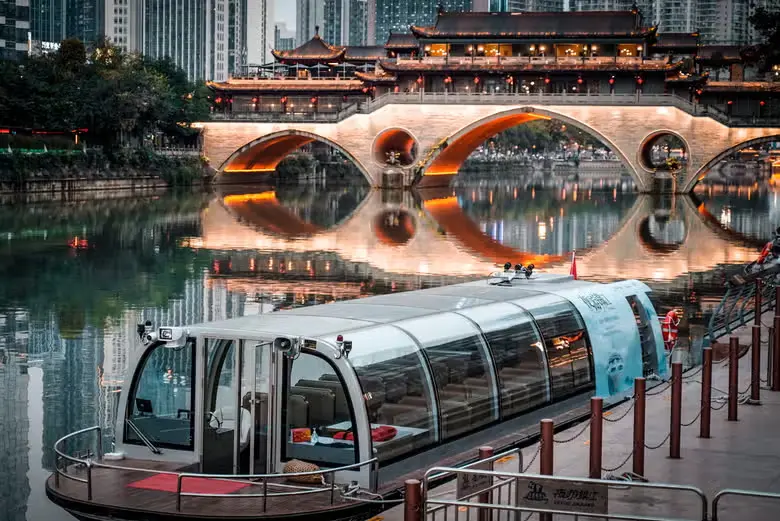 Private Banquet & Night Cruise on the Jinjiang River: A Luxury Chengdu Evening
