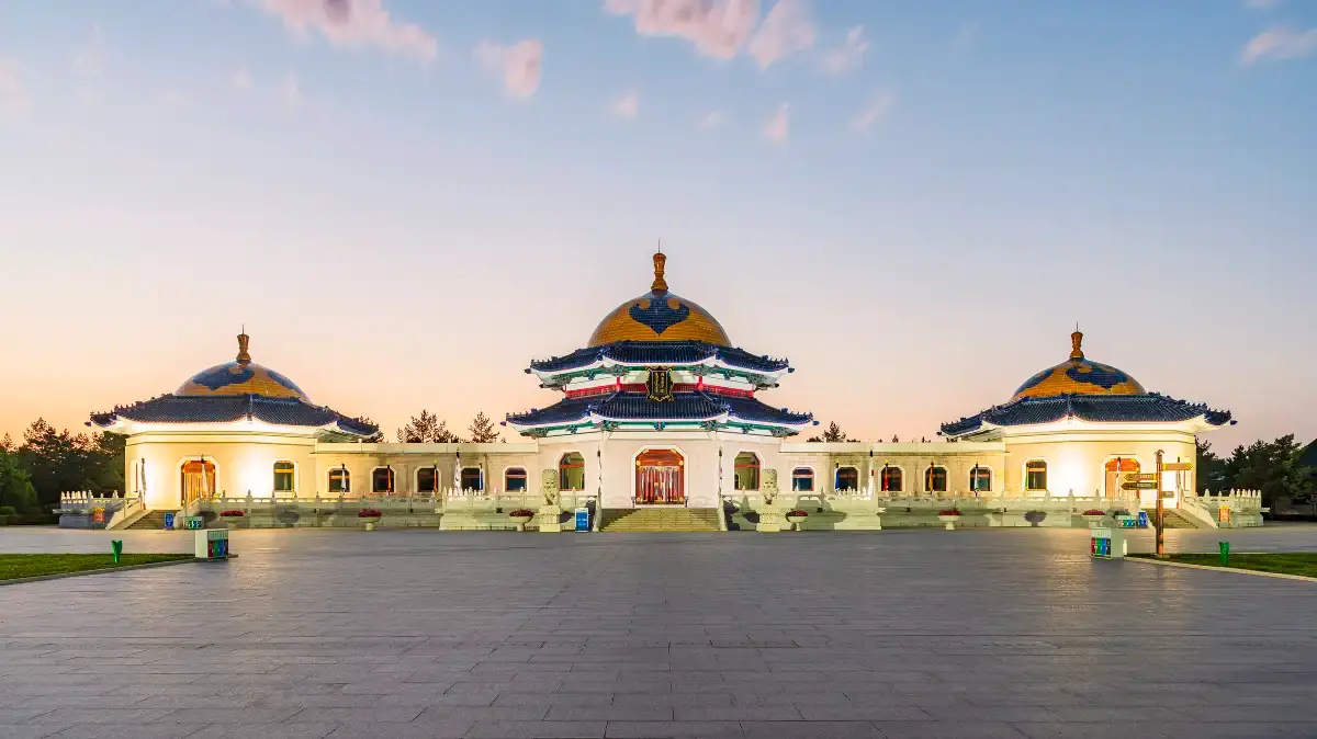 Ordos Cultural Tour: Museum & Genghis Khan Mausoleum