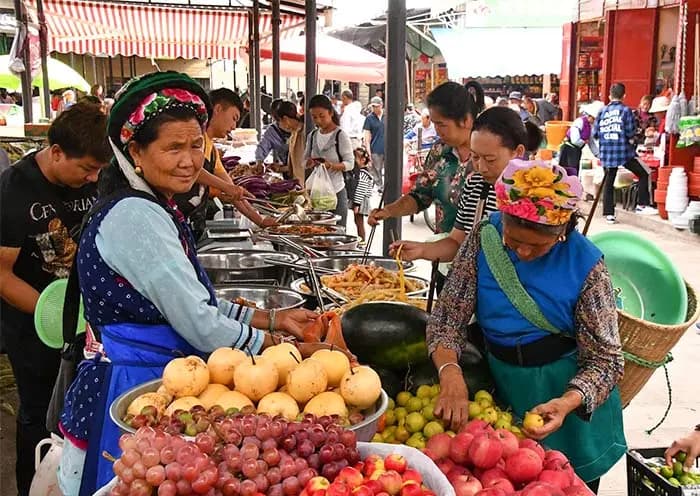 Xizhou Bai Village Morning Market Experience