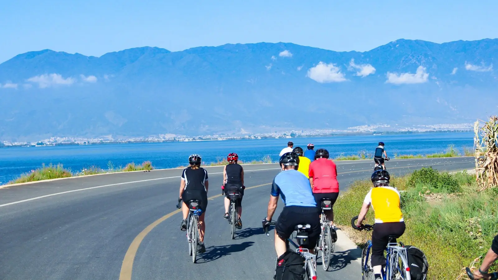 Erhai Lake Cycling & Electric Shuttle
