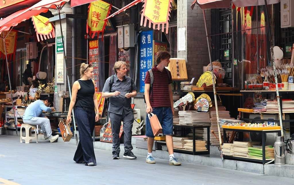 Panjiayuan: A Treasure Hunt for Chinese Culture