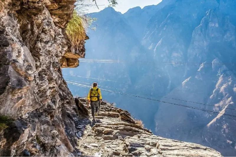 Tiger Leaping Gorge 2 Day Tour for an Immersive Yunnan Trekking Journey
