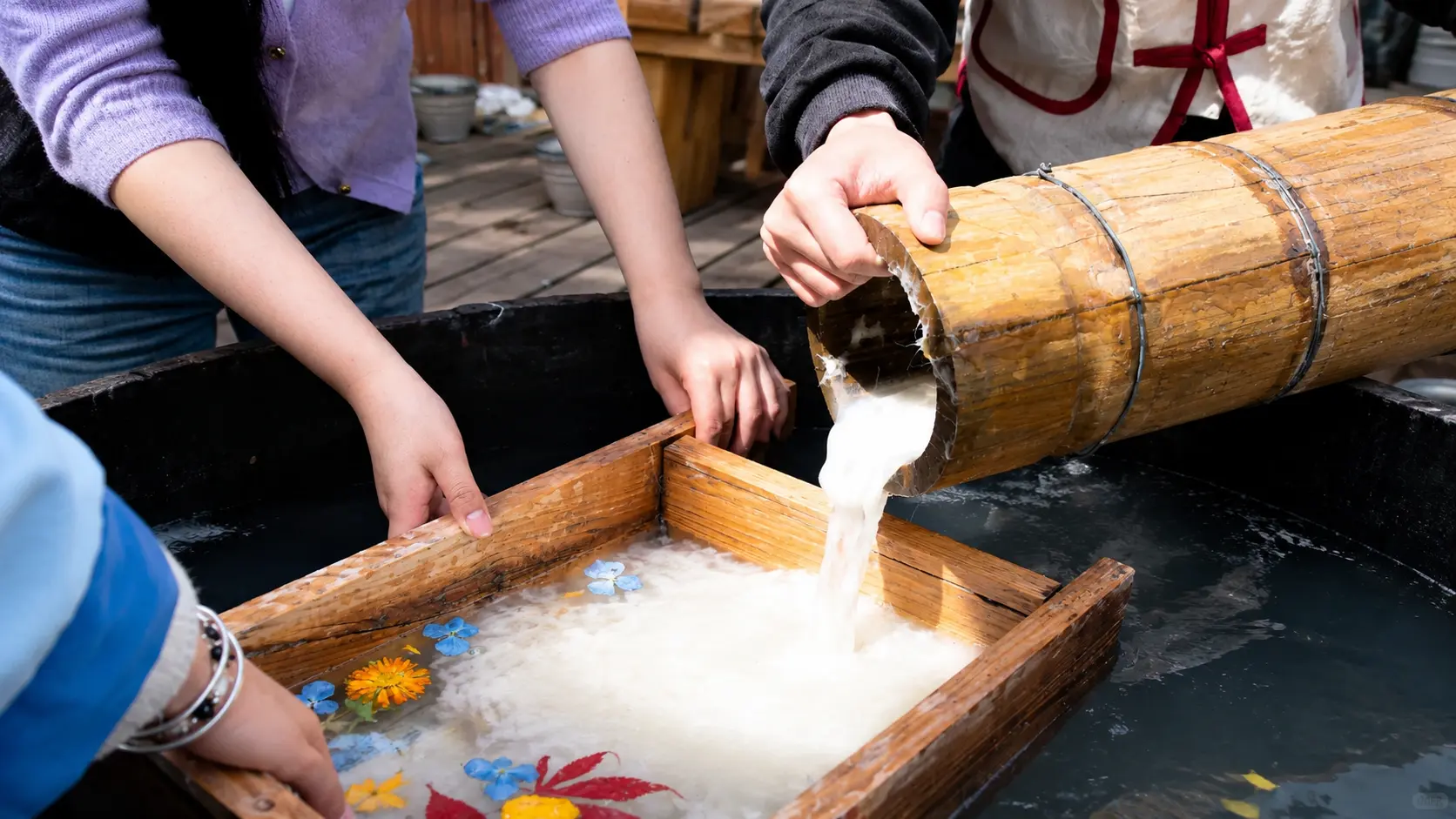 Naxi Dongba Papermaking Experience