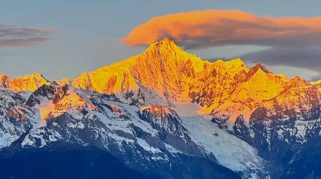 Meili Snow Mountain Sunrise & Glacier: A 2-Day Journey from Shangri-La