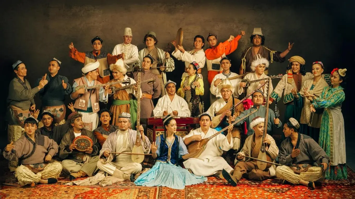 8-Day Southern Xinjiang Tour Package: Silk Road Heritage and Pamir Plateau Scenery