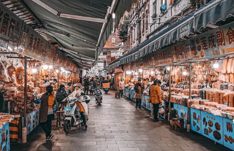 Haikou Qilou Old Street & South Gate Night Market Food Tour