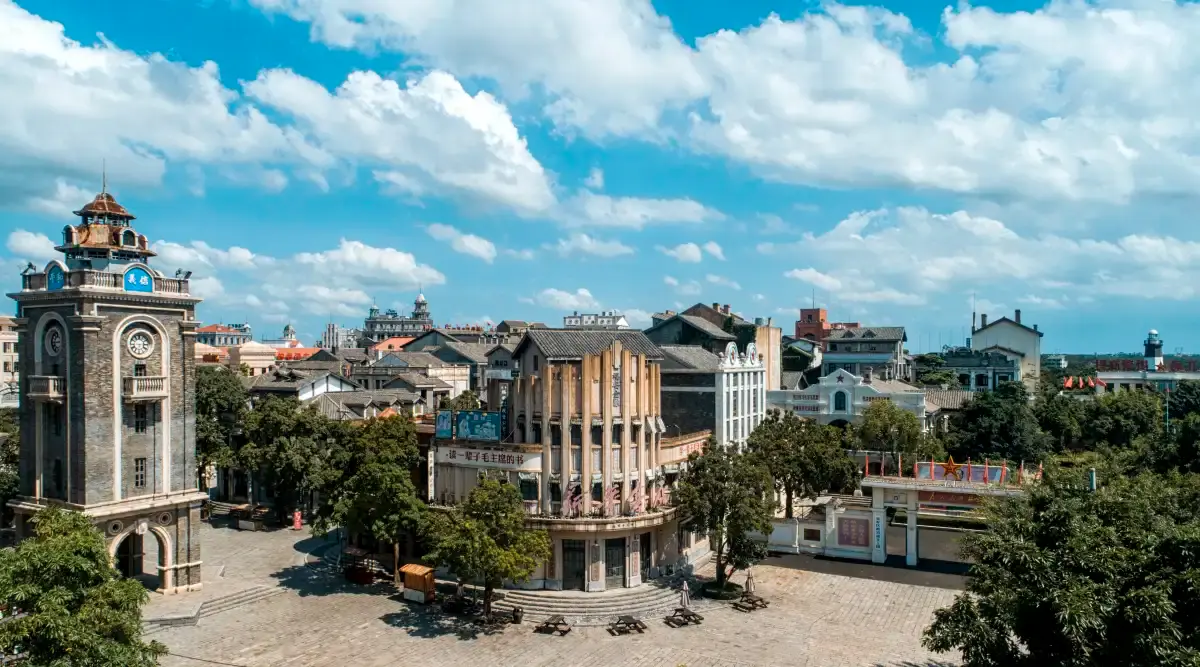 Hainan Provincial Museum & Mission Hills Feng Xiaogang Movie Town 1-Day Tour