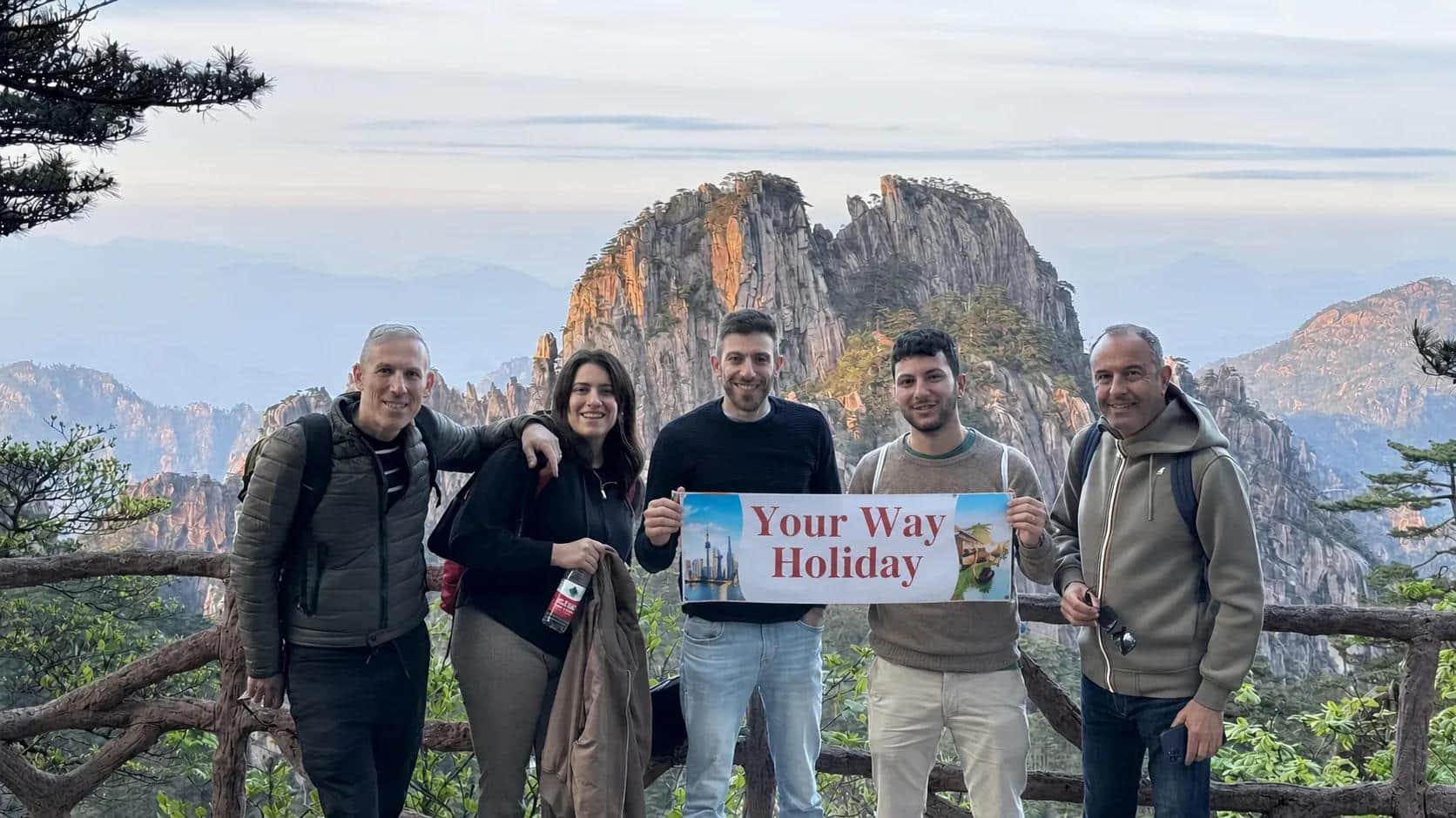 Huangshan Classic Day Tour from Shanghai: Peaks, Rocks & Sea of Clouds Views