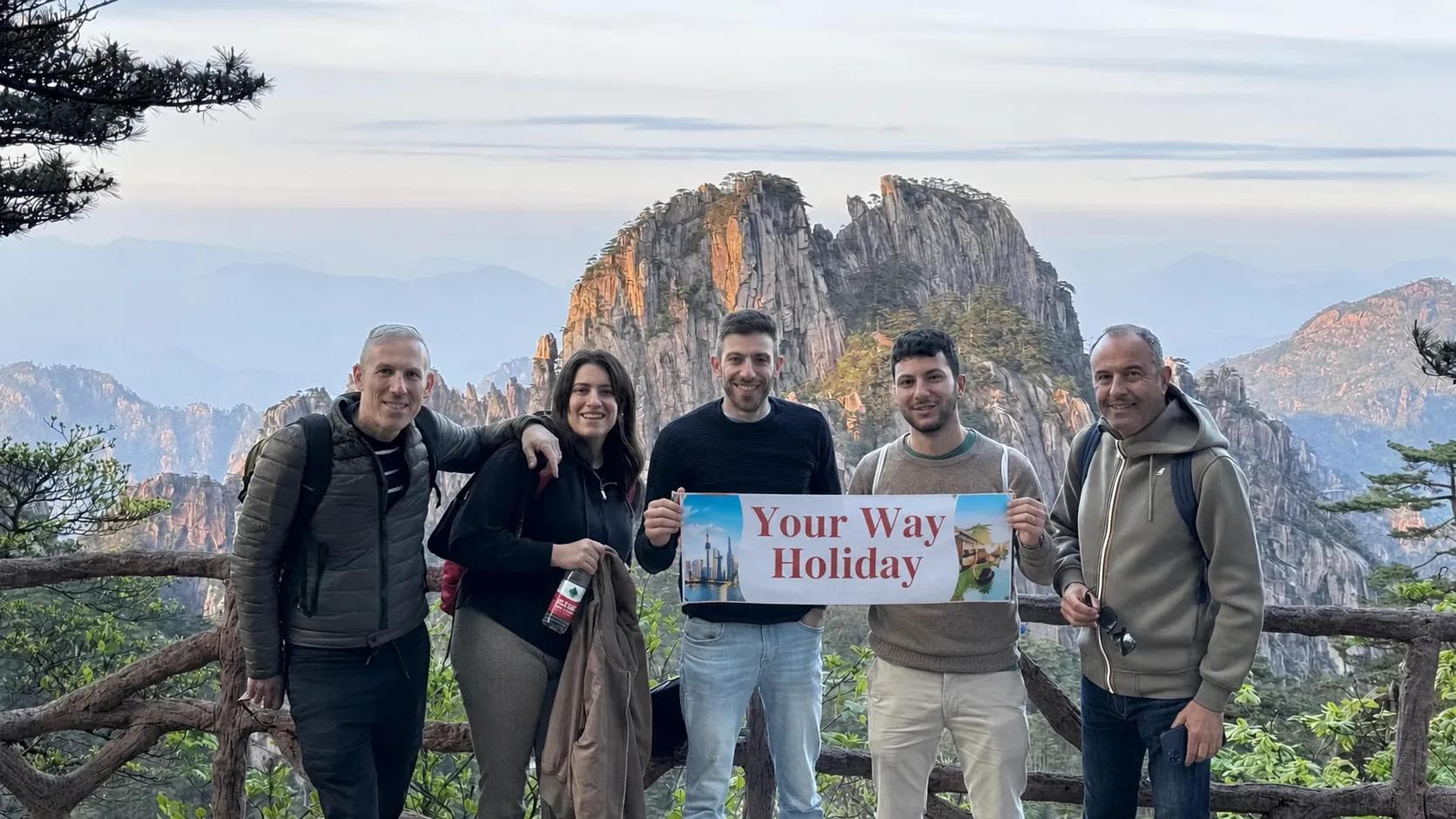 Huangshan Classic Day Tour from Shanghai: Peaks, Rocks & Sea of Clouds Views