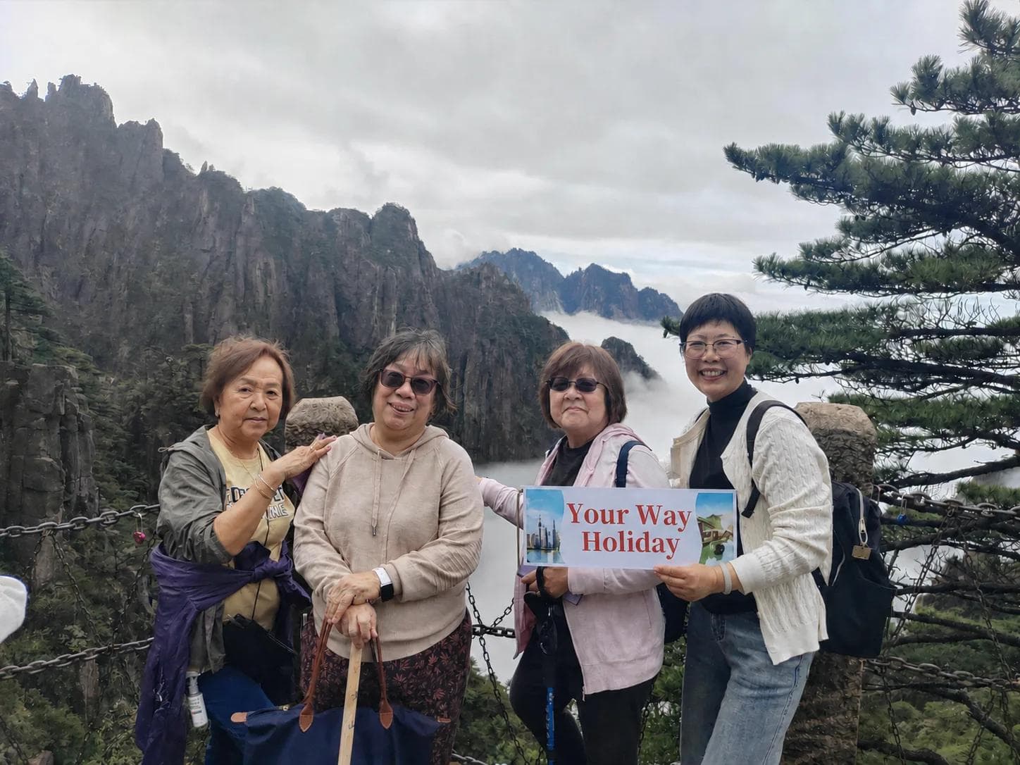 3-Day Huangshan Heritage Escape: Iconic Peaks, Cloud Views & Ancient Hui Villages